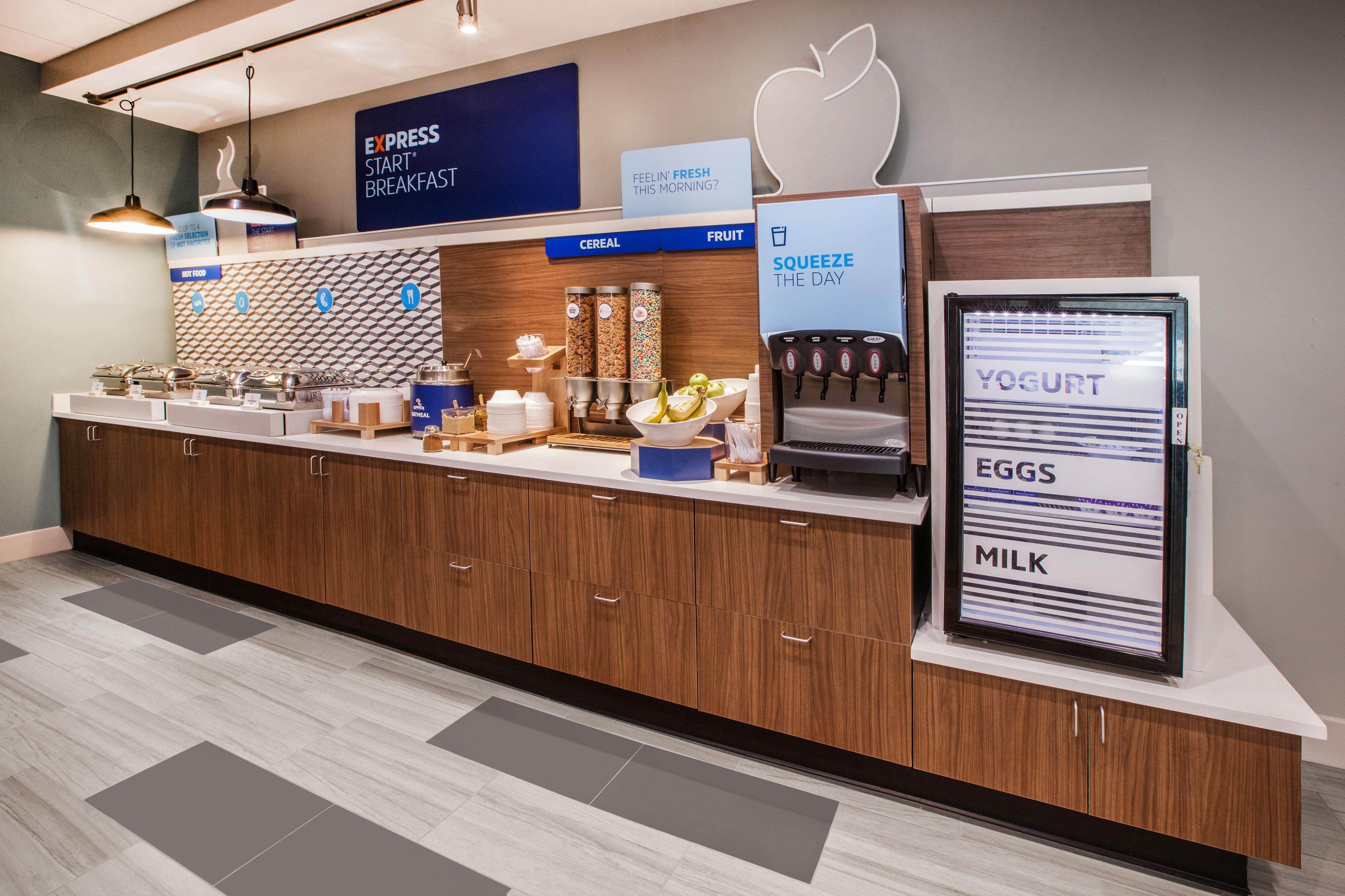Holiday Inn Express Hotel & Suites Mcpherson By Ihg Екстер'єр фото