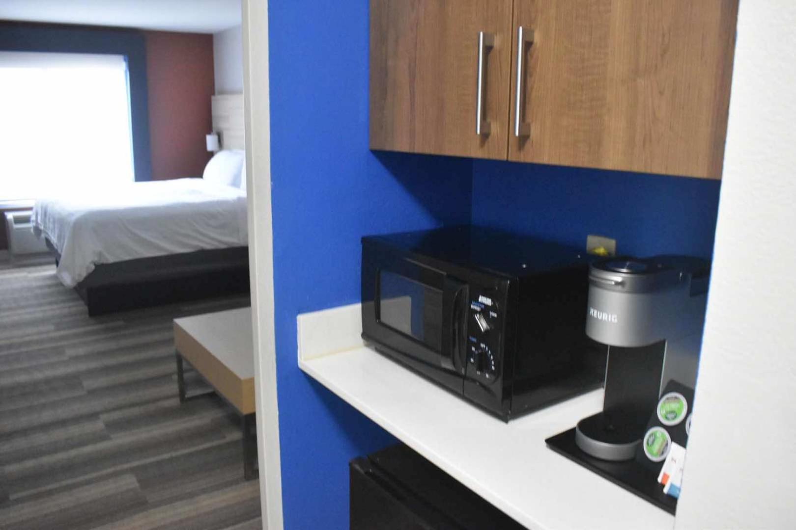 Holiday Inn Express Hotel & Suites Mcpherson By Ihg Екстер'єр фото